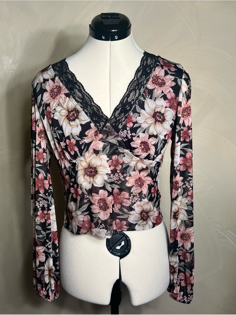 Love & Piece Women’s L/S Semi-Sheer Floral Lace Trim V-Neck Blouse,Feminine|Sz:L